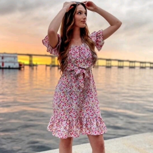 Free Spirit Boutique 727 Dresses & Skirts - 🌼 Women's Floral Dress 🌼🌺🌹